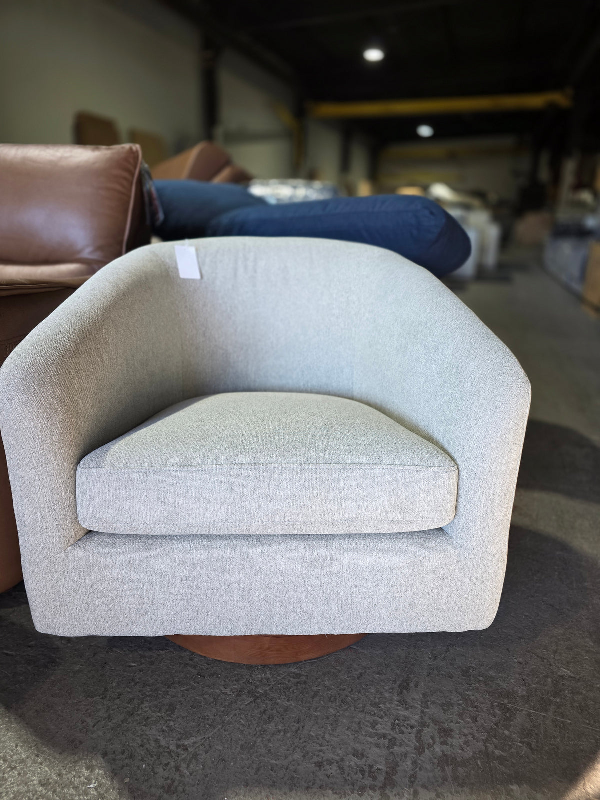 Solvie Fabric Swivel Chair (Dove)