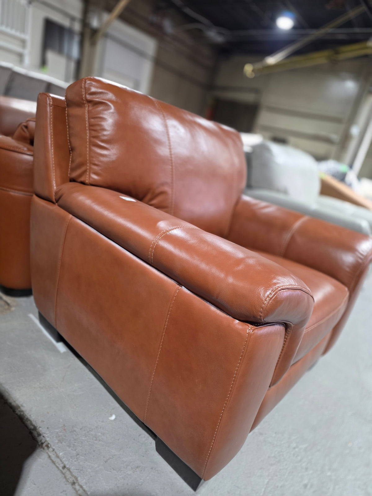 Cobbie Leather 46" (Brandy)