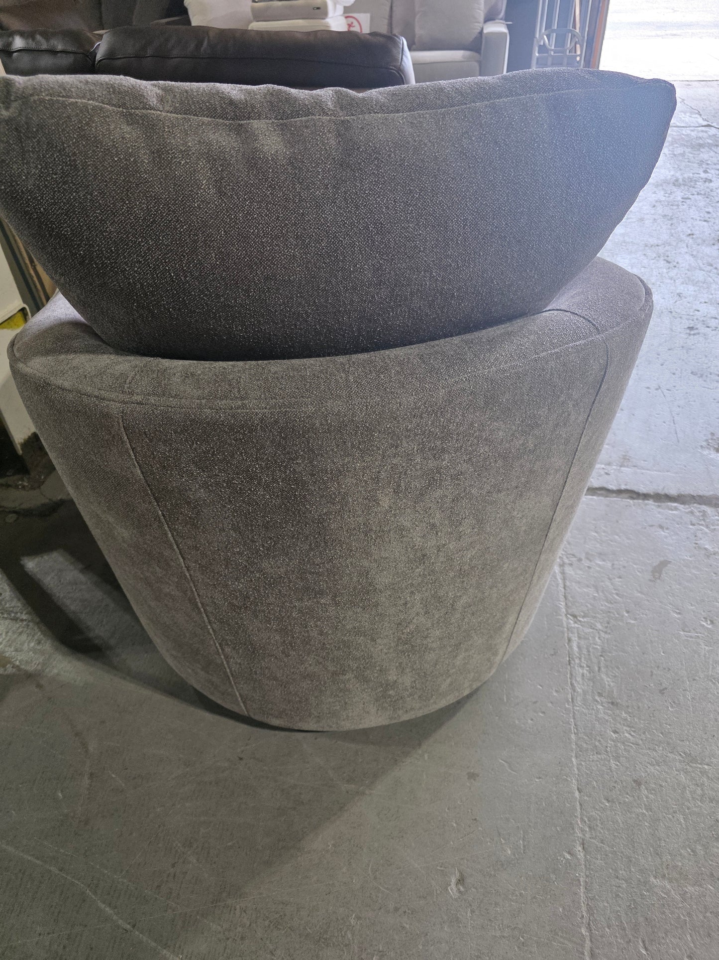 Bernhardt Astoria Swivel Chair
