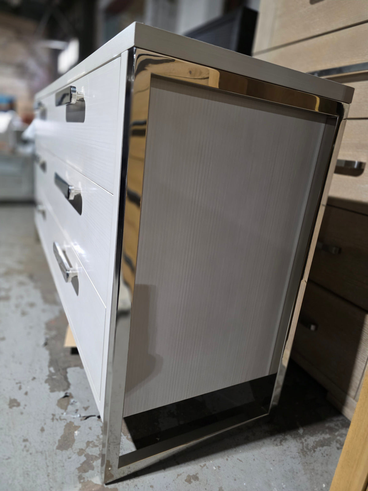 Stratum Dresser