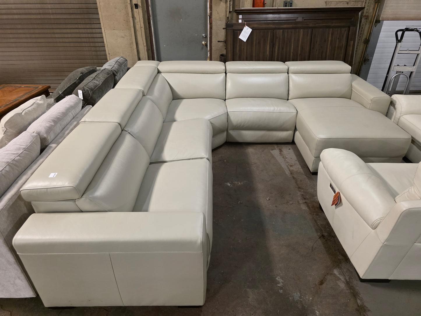 Nevio Leather Power Reclining Sectional Sofa with Articulating Headrests (Argento Stone Ivory)