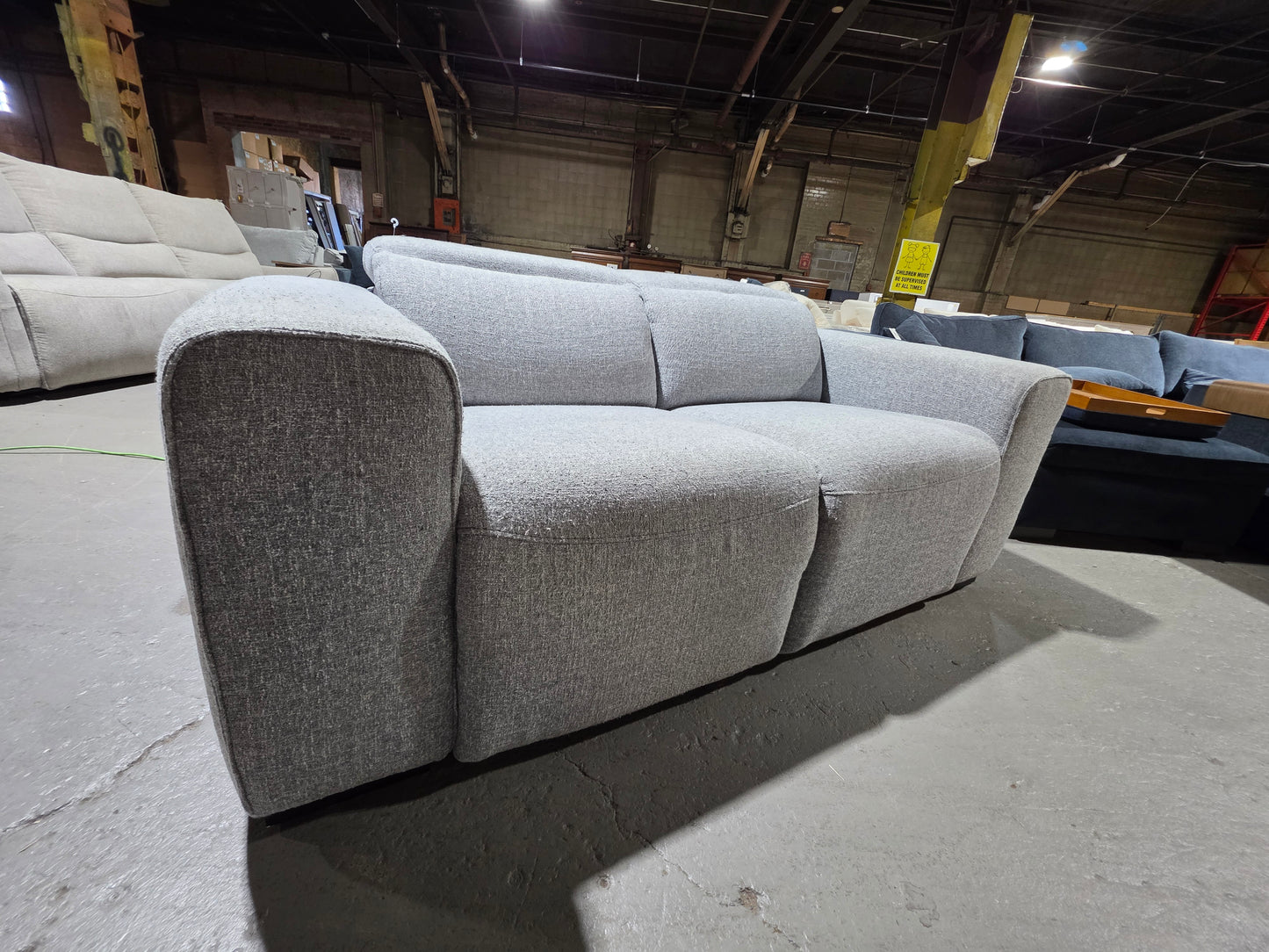 Orsha Zero Gravity Fabric Loveseat