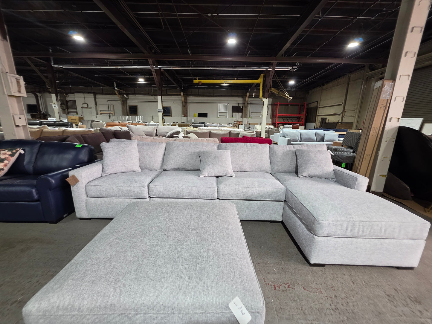 Radley 3-Pc. Fabric Sectional w/ Chaise (Light grey)