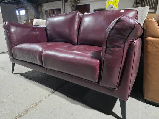 Keery 66.5" Leather Loveseat (Cranberry)