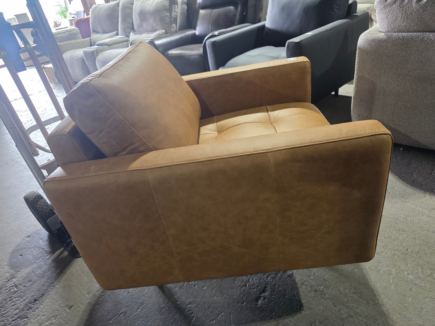 Chateau d'Ax Rotolo Leather Chair (Tan)